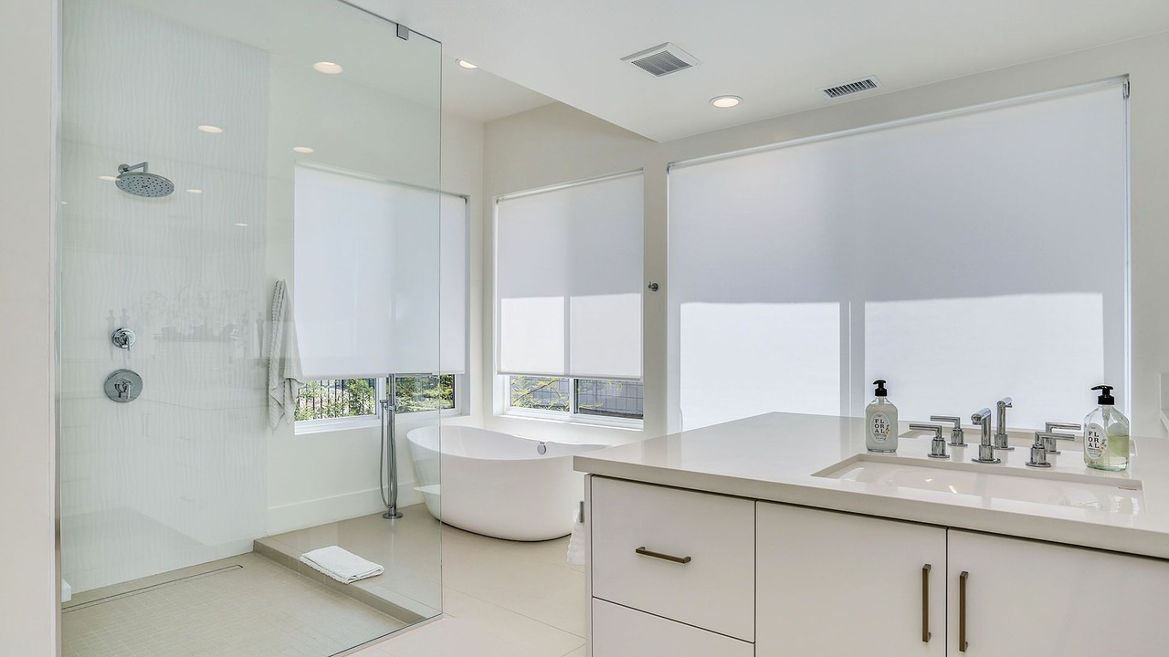Photo of Bathroom in Historic Tennis Club