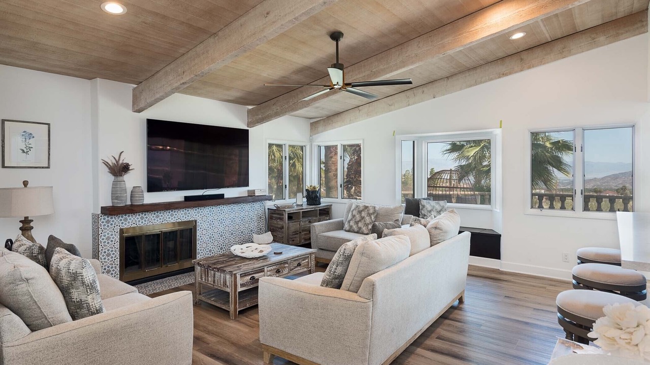 Photo of Livingroom in Palm Desert