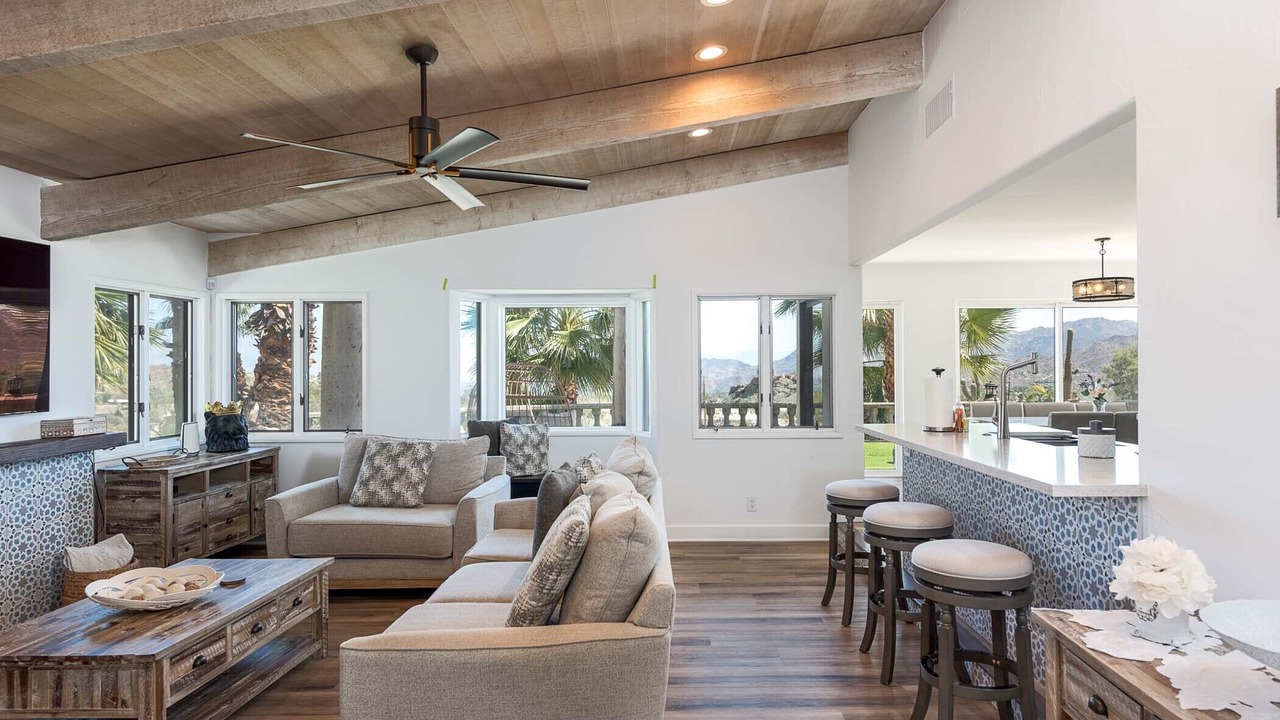 Photo of Livingroom in Palm Desert