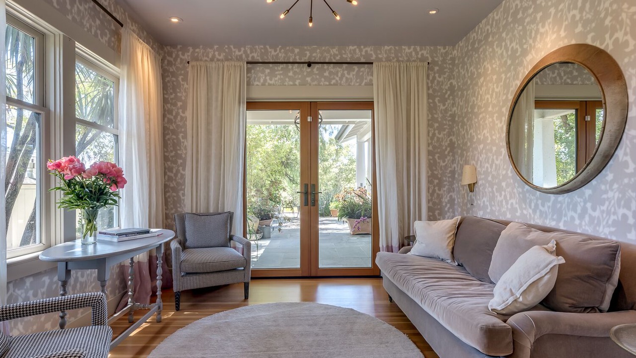 Photo of Livingroom in Graton