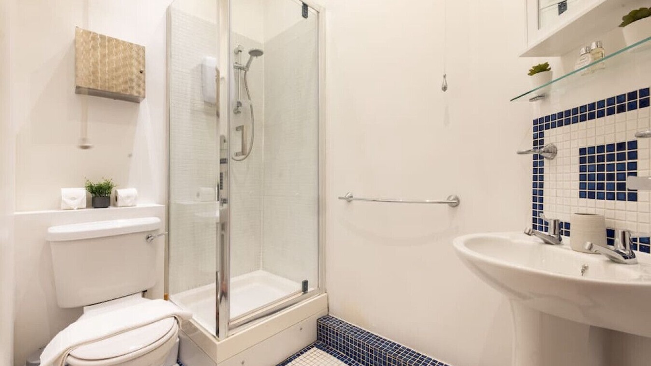 Photo of Bathroom in Spitalfields