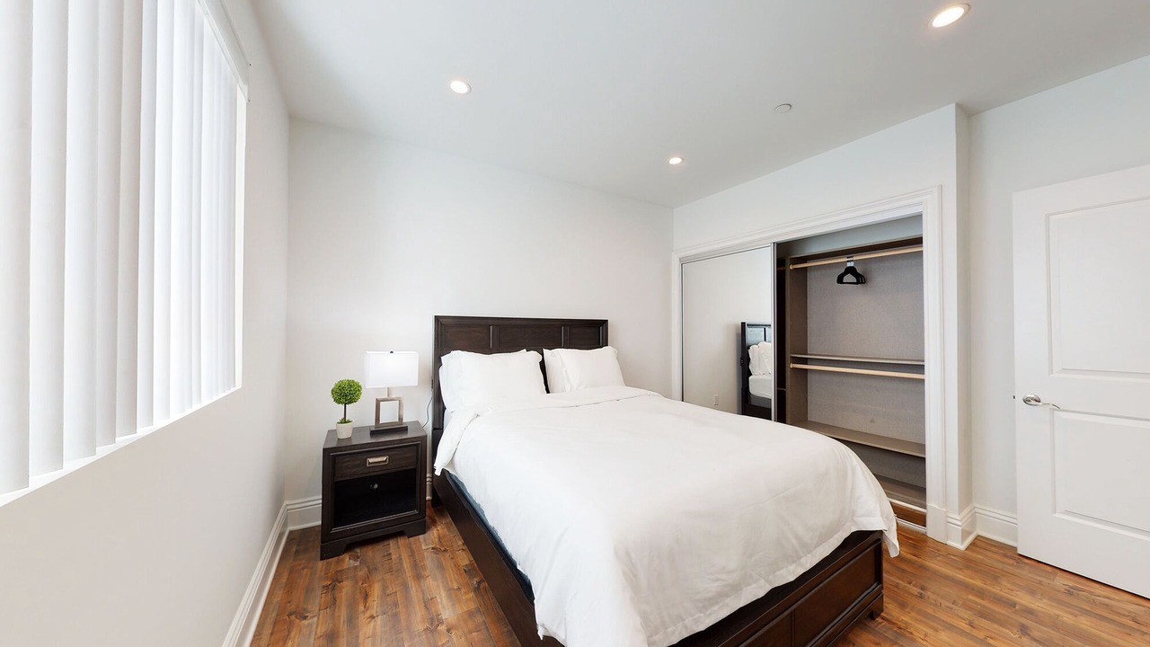 Photo of Bedroom in Pico - Robertson
