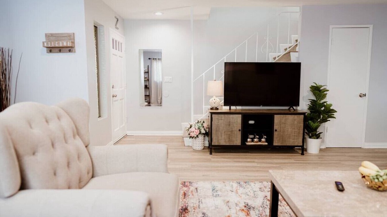 Photo of Bedroom in NoHo Arts District