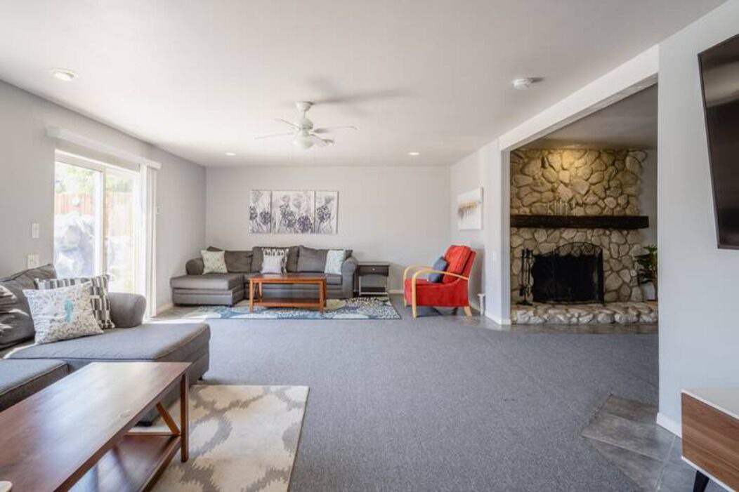 Photo of Livingroom in Cathedral City Cove