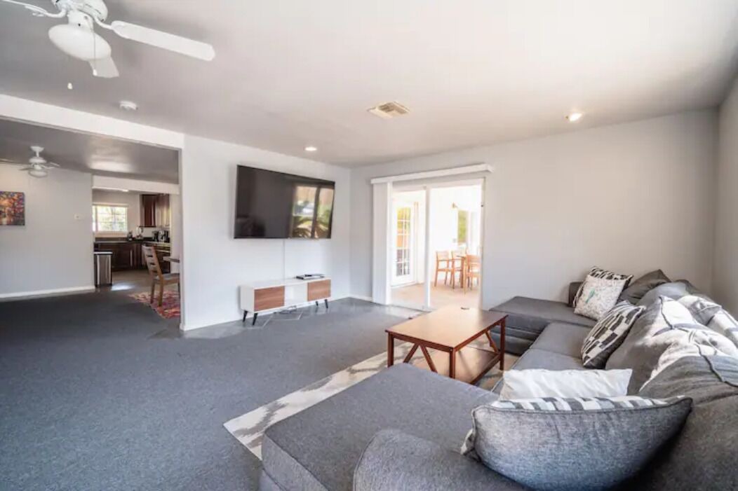 Photo of Livingroom in Cathedral City Cove