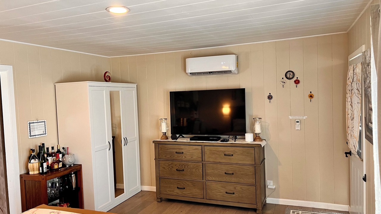Photo of Bedroom in El Sobrante
