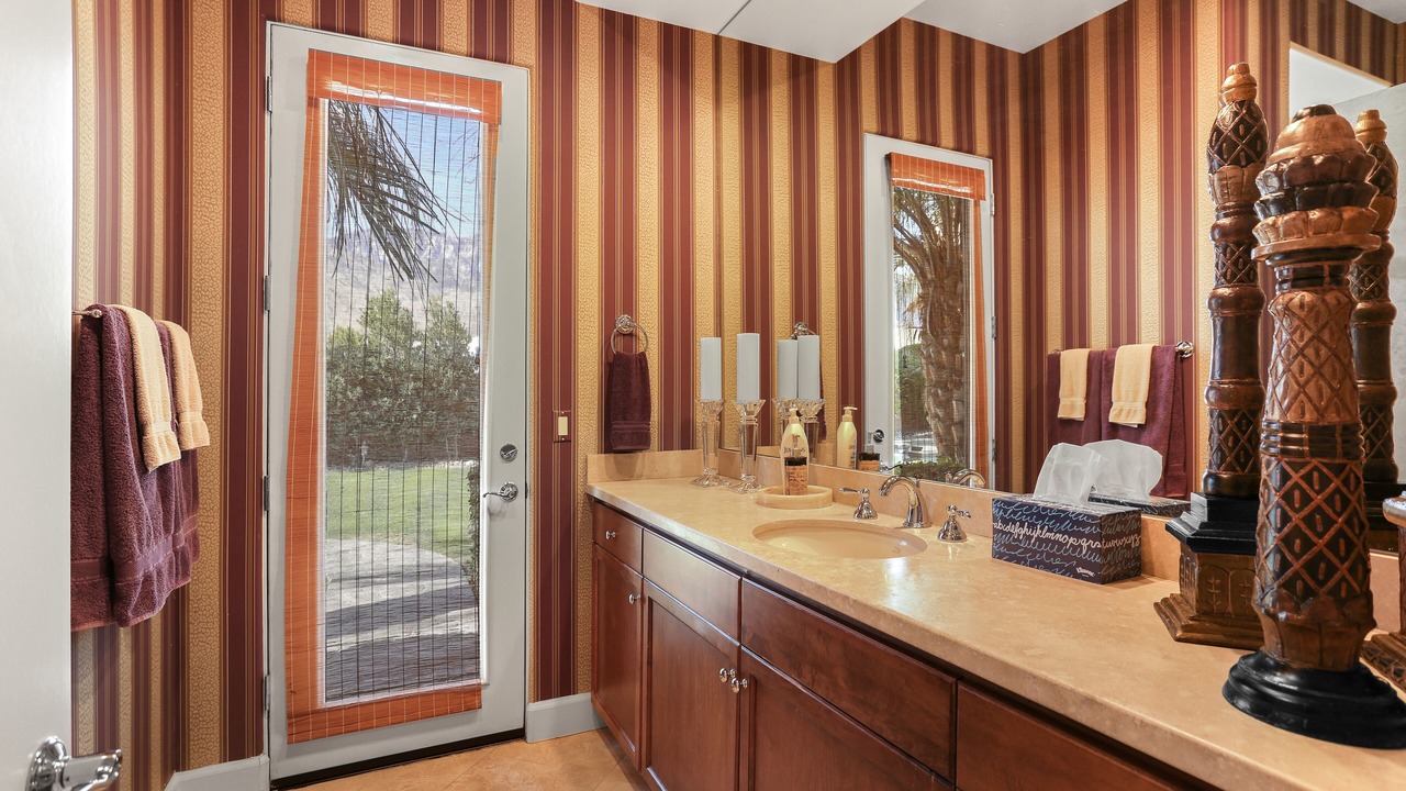 Photo of Bathroom in Araby Commons