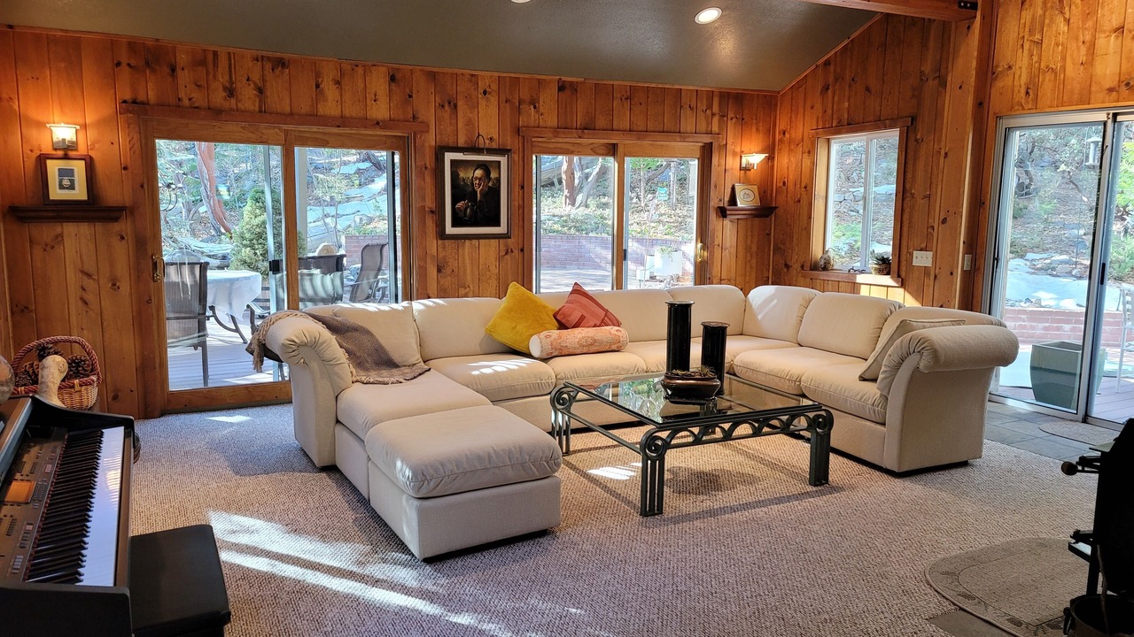 Photo of Livingroom in Pine Cove