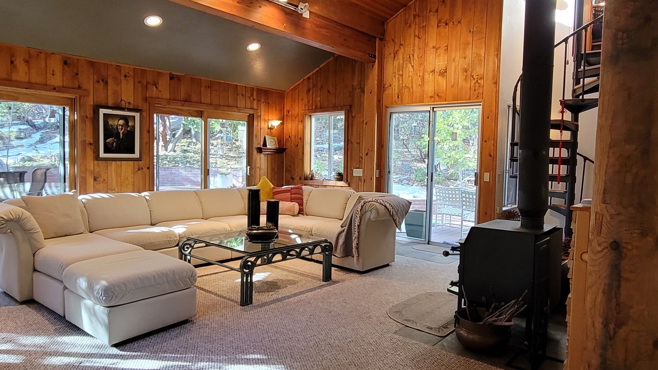 Photo of Livingroom in Pine Cove
