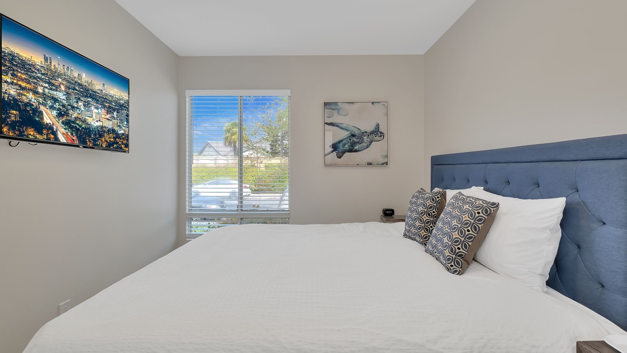 Photo of Bedroom in Lake Forest