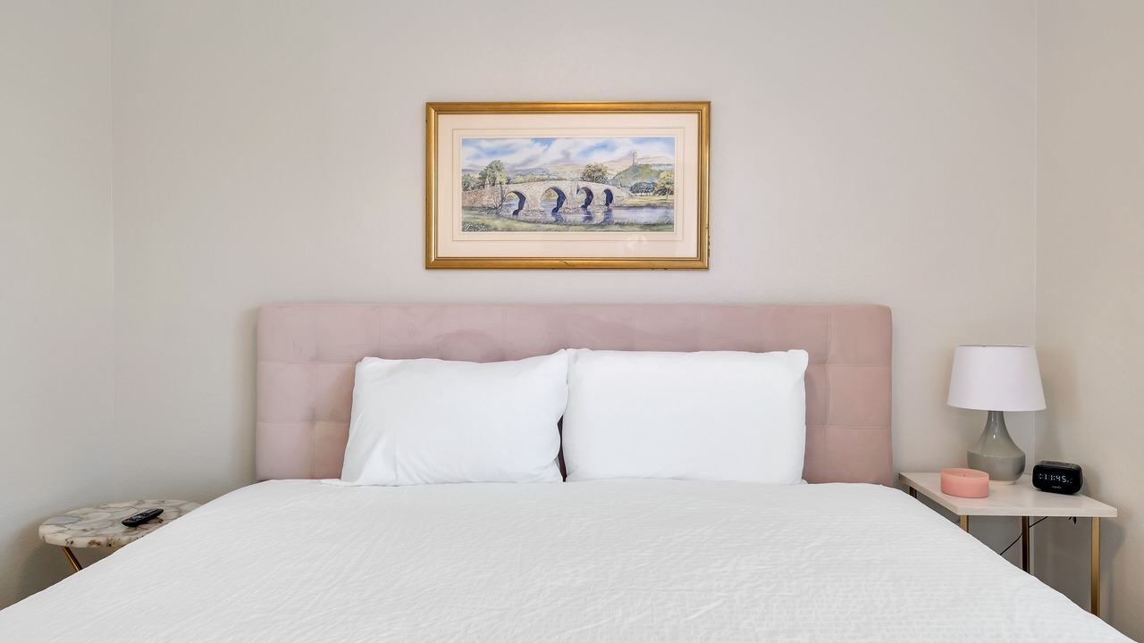 Photo of Bedroom in Lake Forest