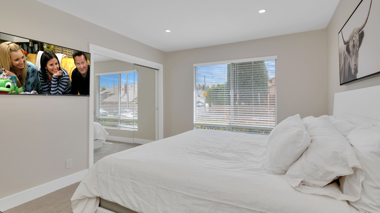 Photo of Bedroom in Lake Forest