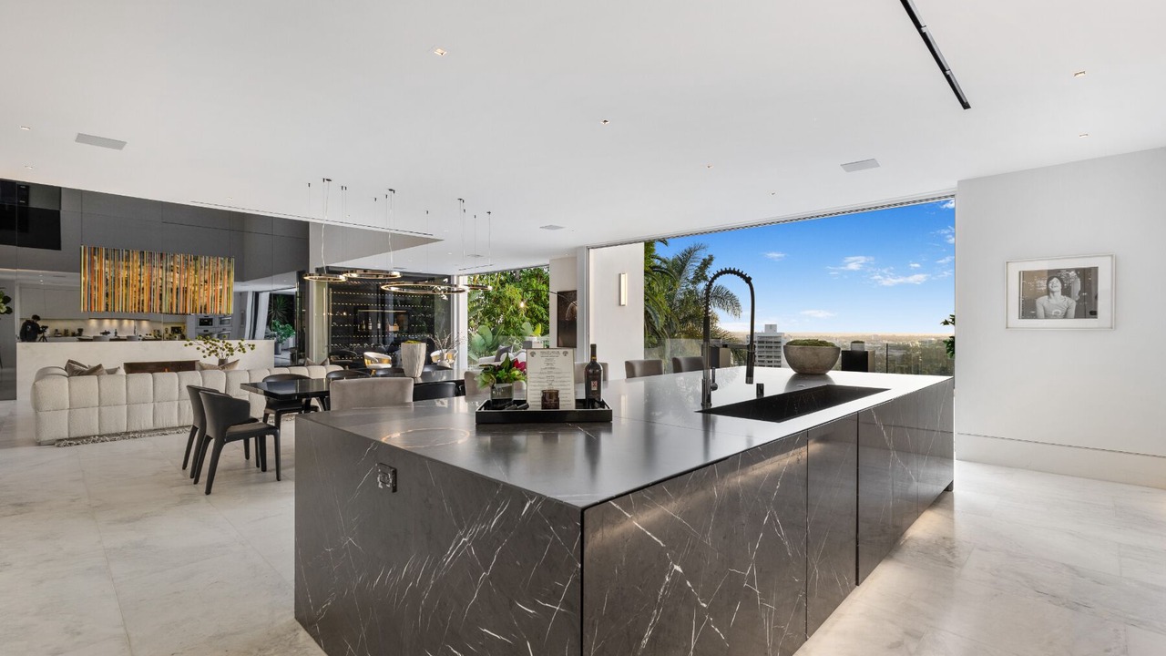 Photo of Others in Hollywood Hills West