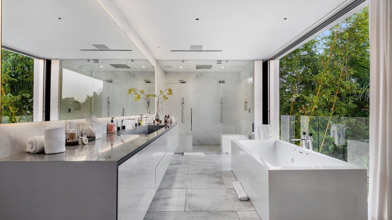 Photo of Bathroom in Hollywood Hills West