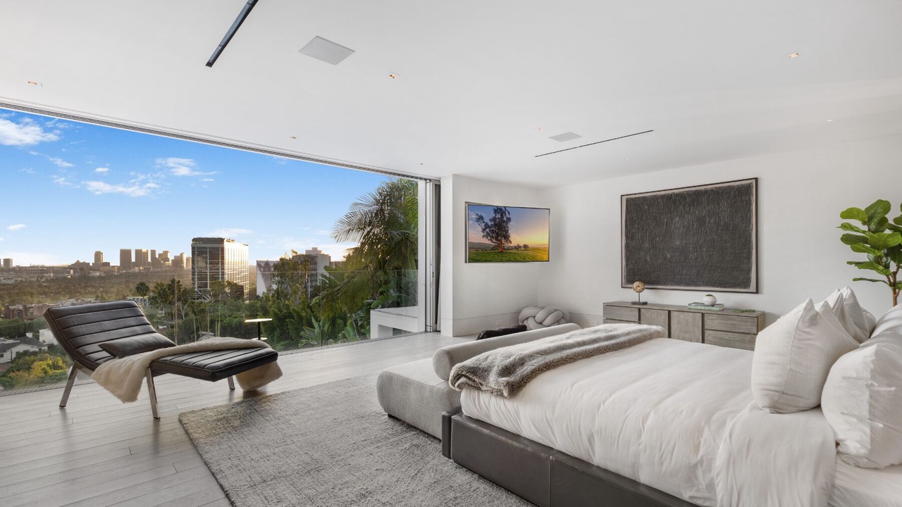 Photo of Bedroom in Hollywood Hills West