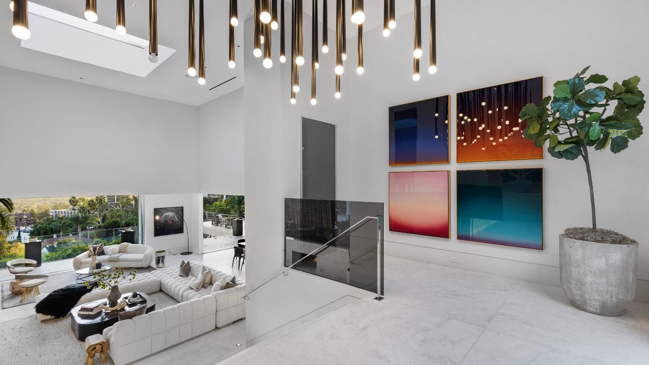 Photo of Livingroom in Hollywood Hills West