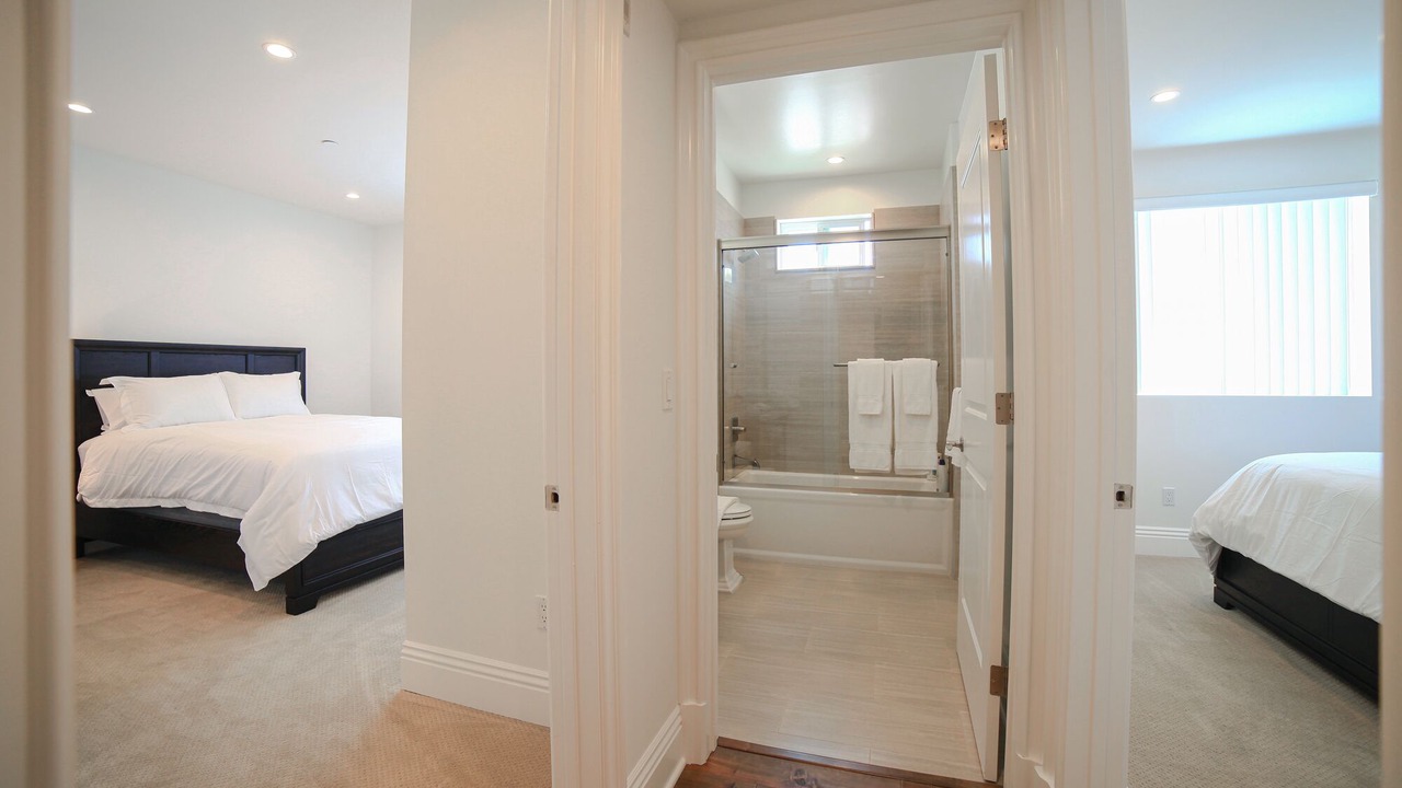 Photo of Bedroom in Pico - Robertson
