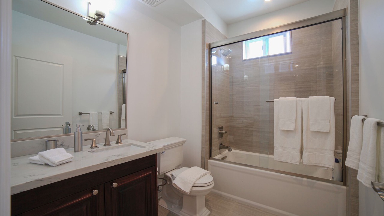 Photo of Bathroom in Pico - Robertson