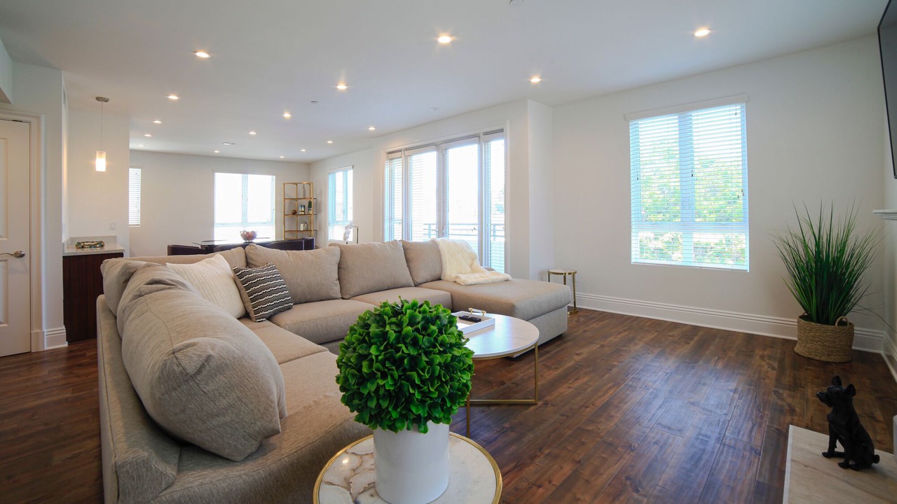 Photo of Livingroom in Pico - Robertson