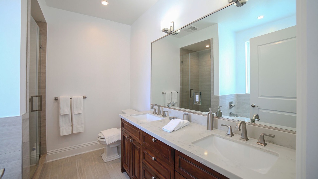 Photo of Bathroom in Pico - Robertson