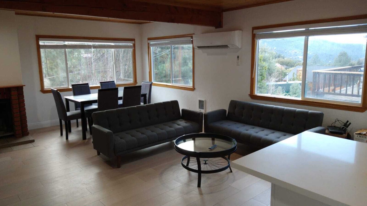 Photo of Livingroom in Pine Mountain Club