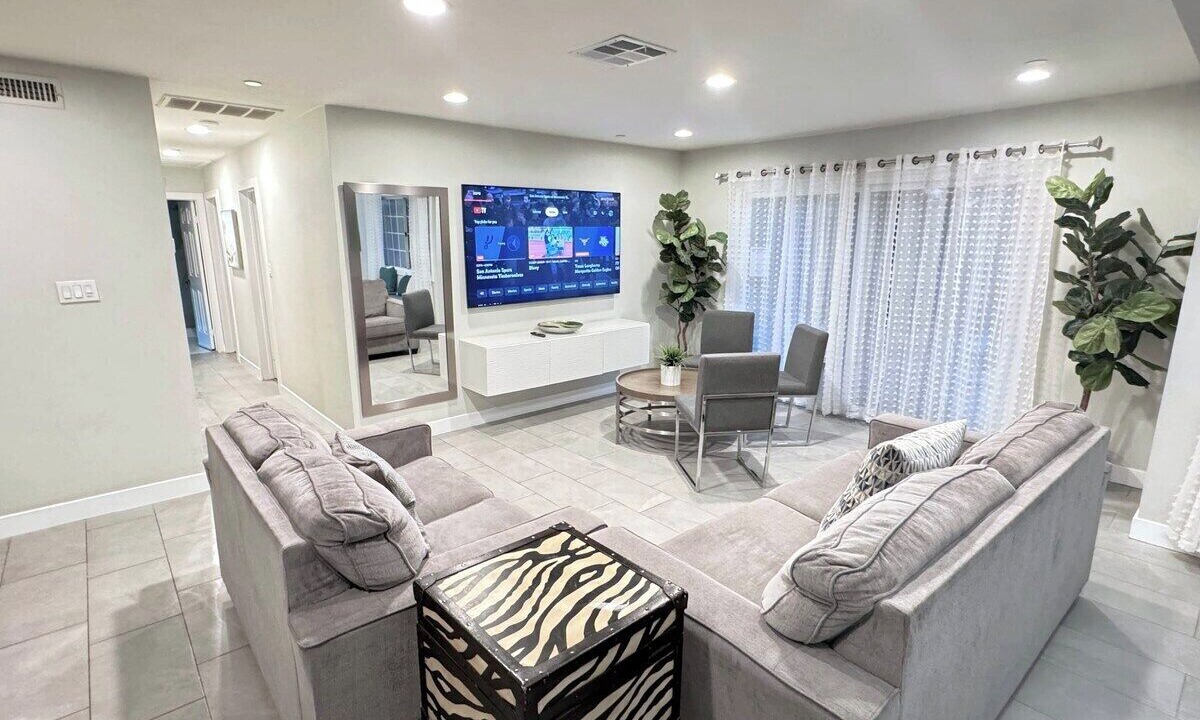 Photo of Livingroom in Southwest Anaheim