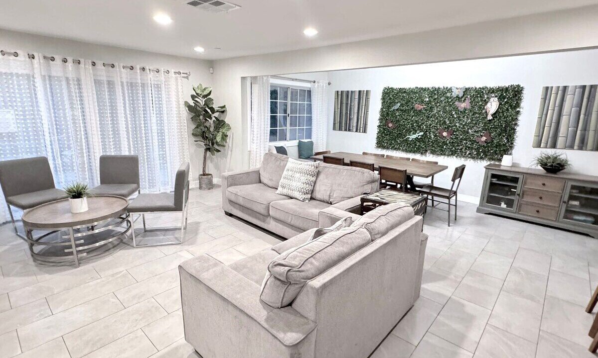 Photo of Livingroom in Southwest Anaheim