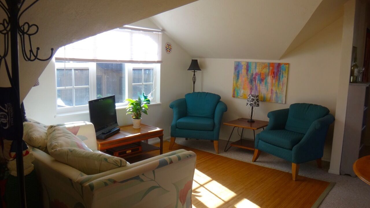 Photo of Livingroom in Eureka