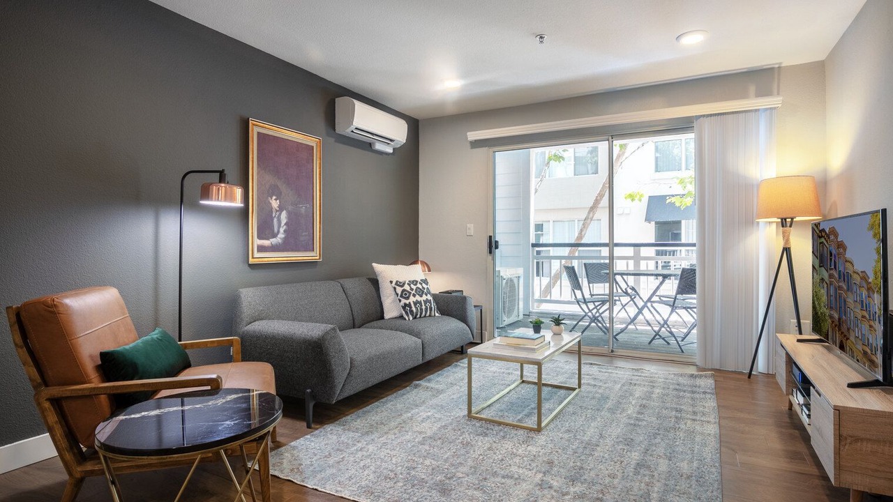 Photo of Livingroom in Old Mountain View