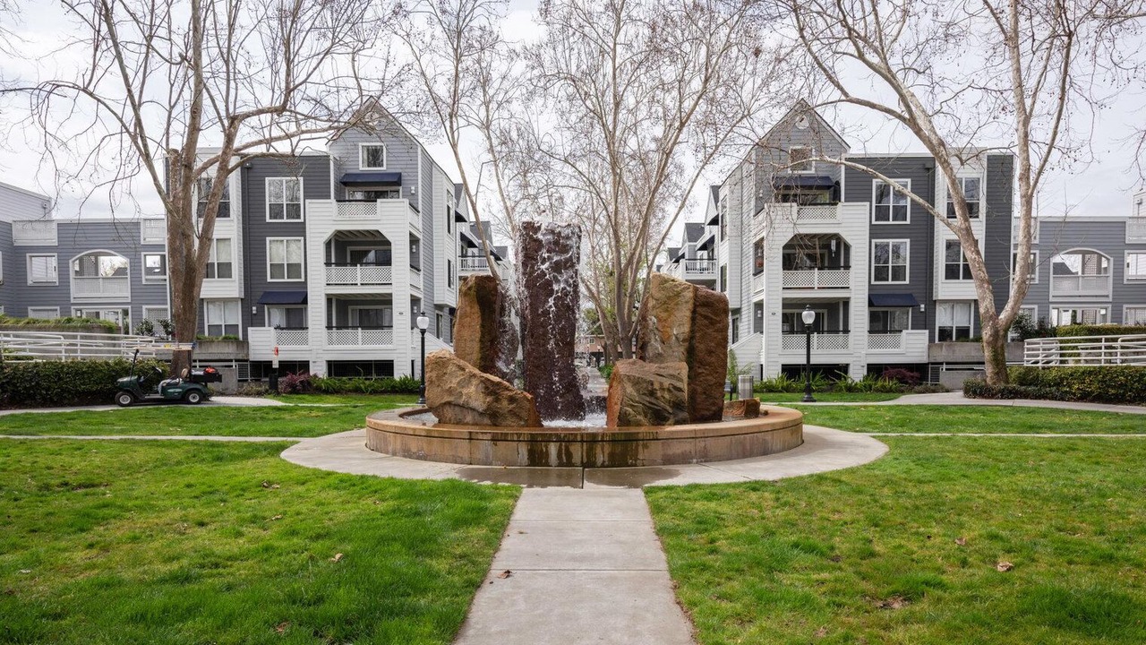 Photo of Outdoor in Old Mountain View