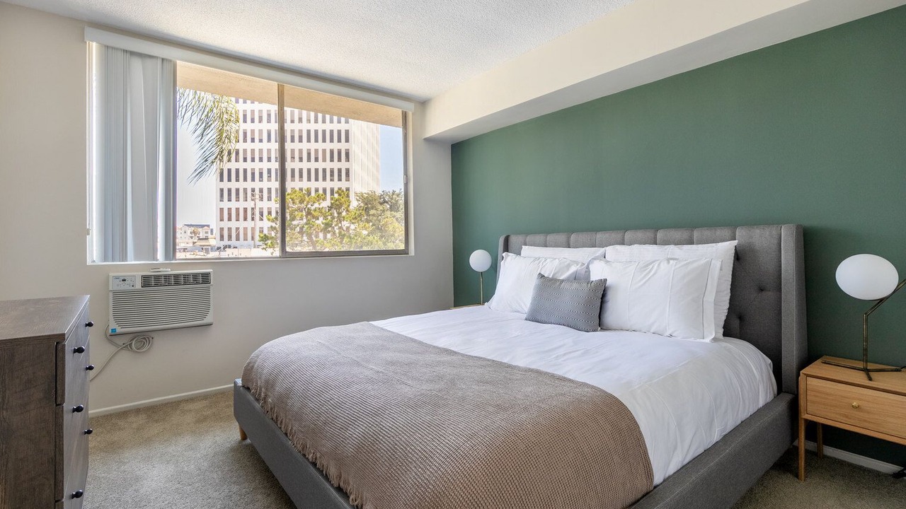 Photo of Bedroom in Sawtelle
