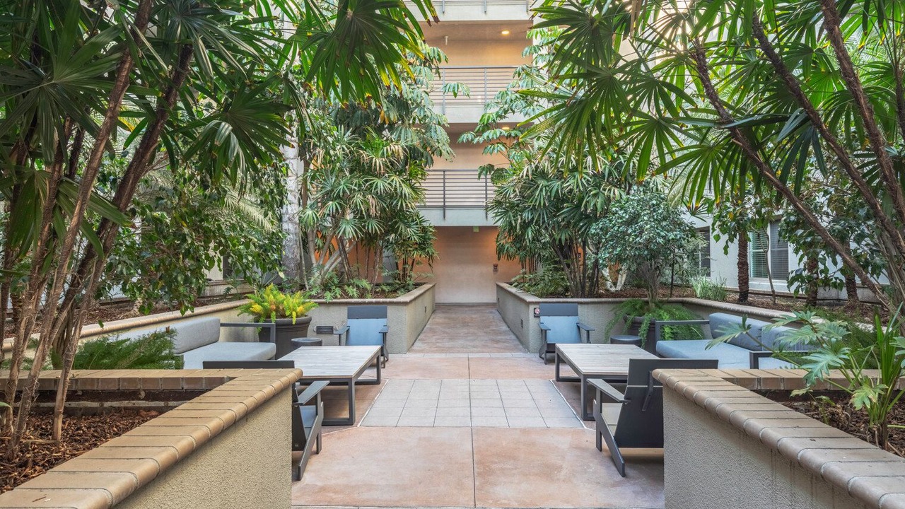 Photo of Patio Balcony in Hollywood