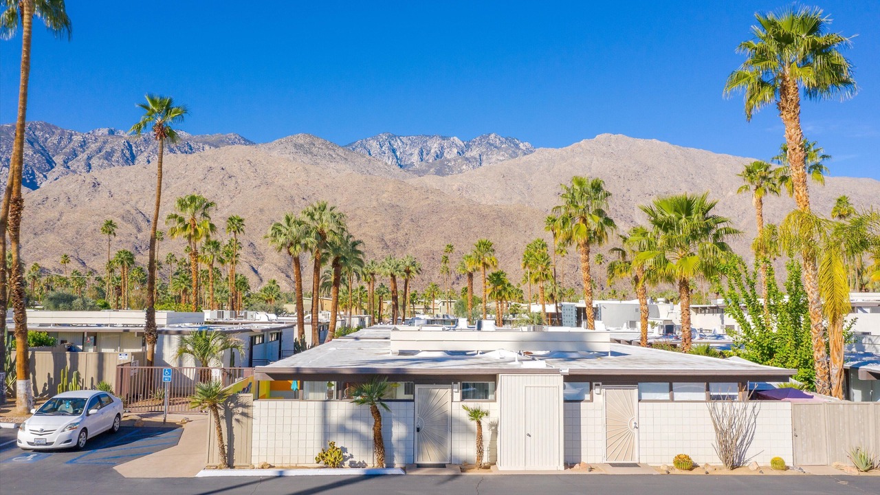 Photo of Others in Twin Palms