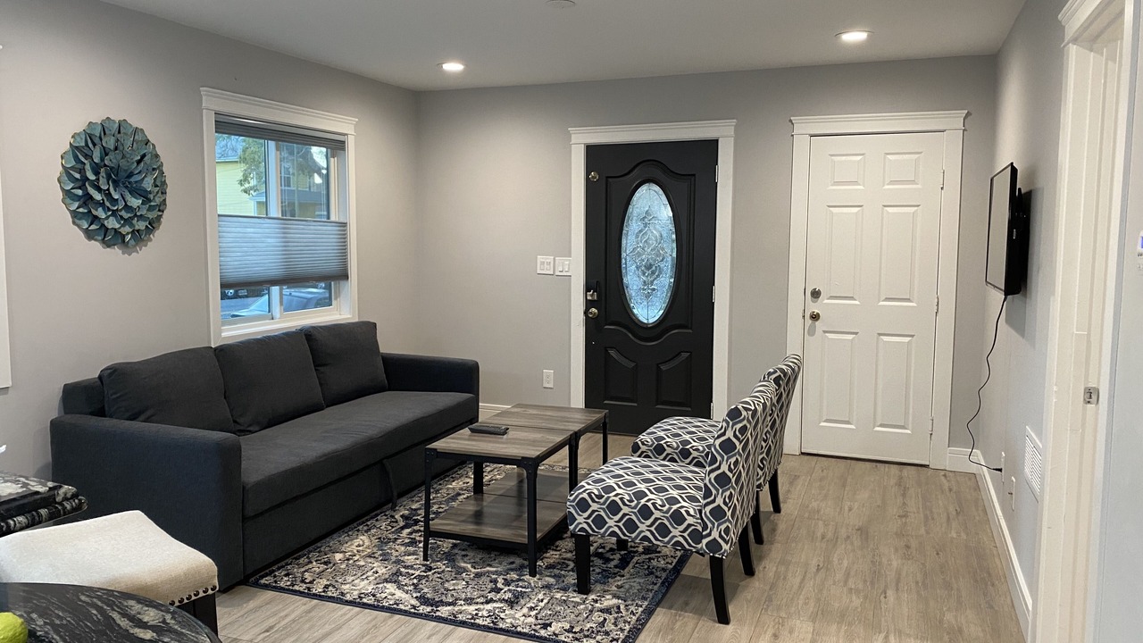 Photo of Livingroom in Northside