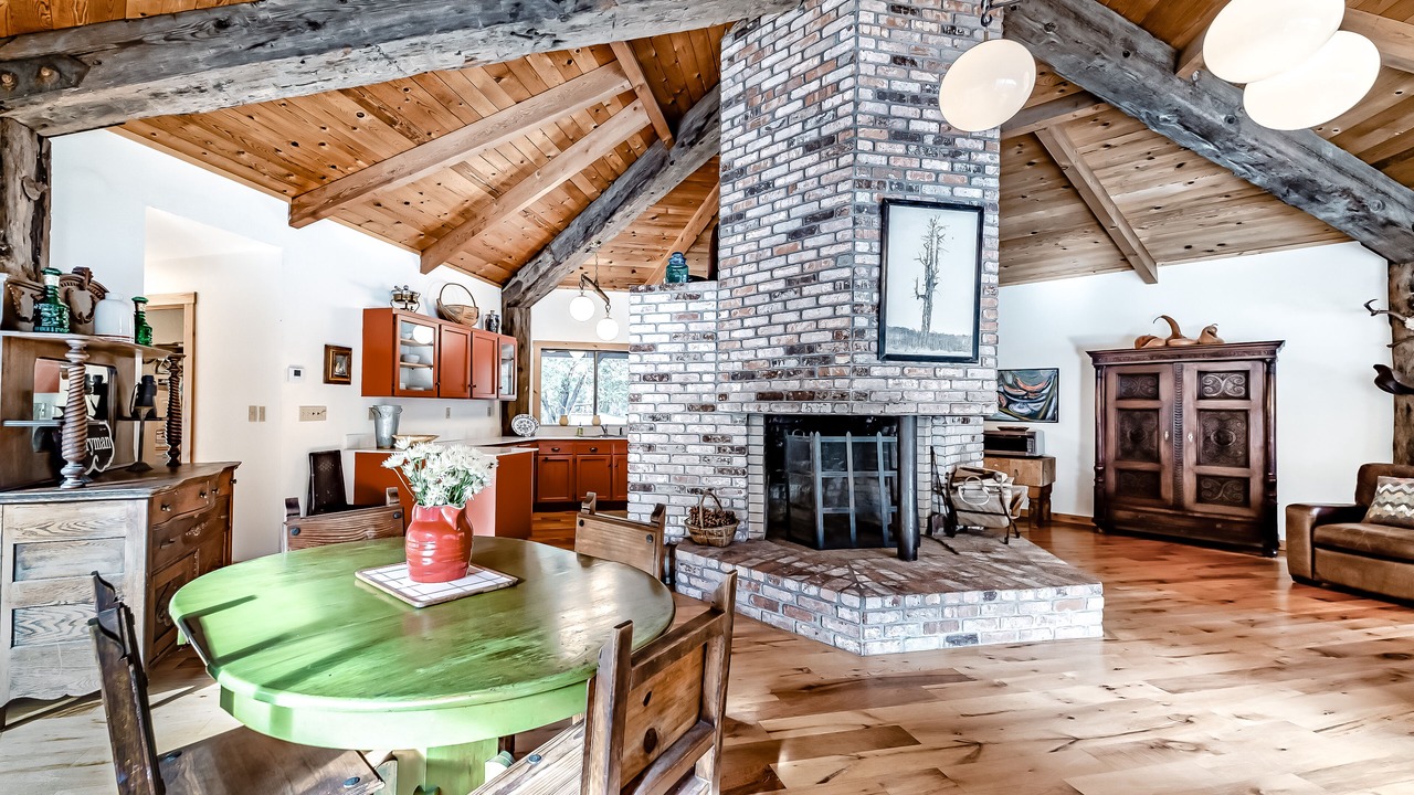Photo of Livingroom in Burnt Ranch