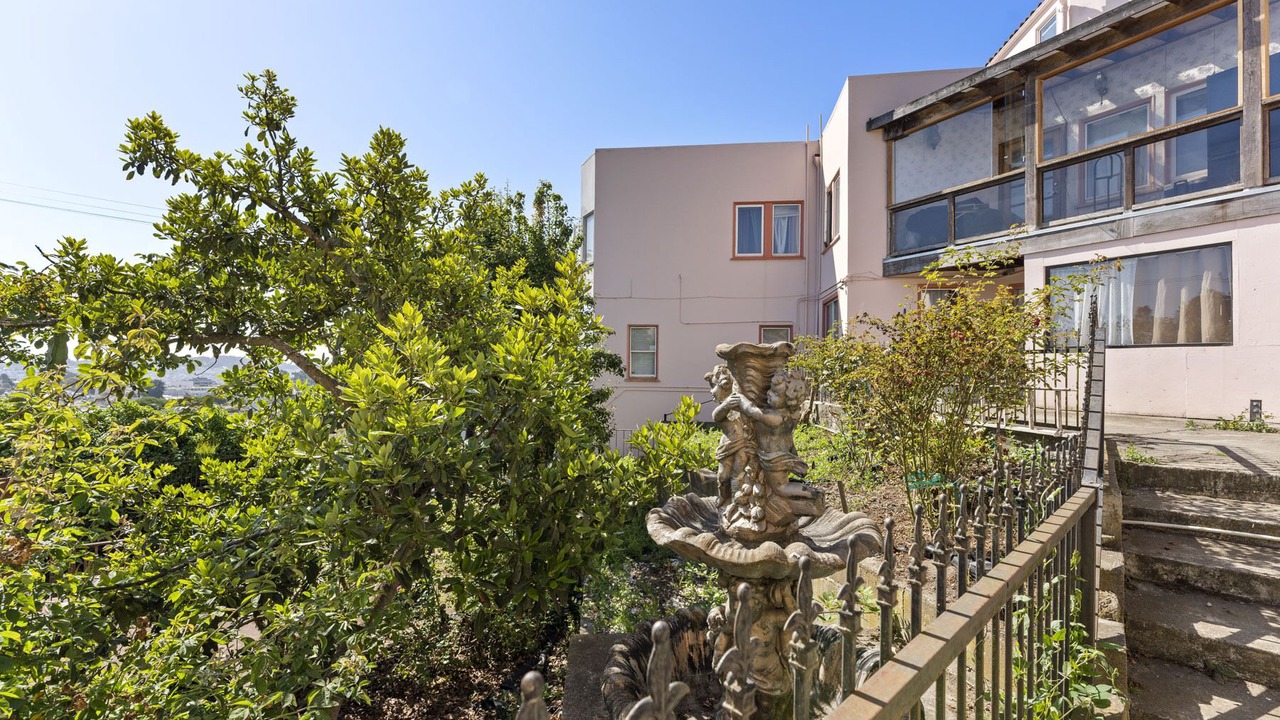 Photo of Outdoor in Mount Davidson Manor