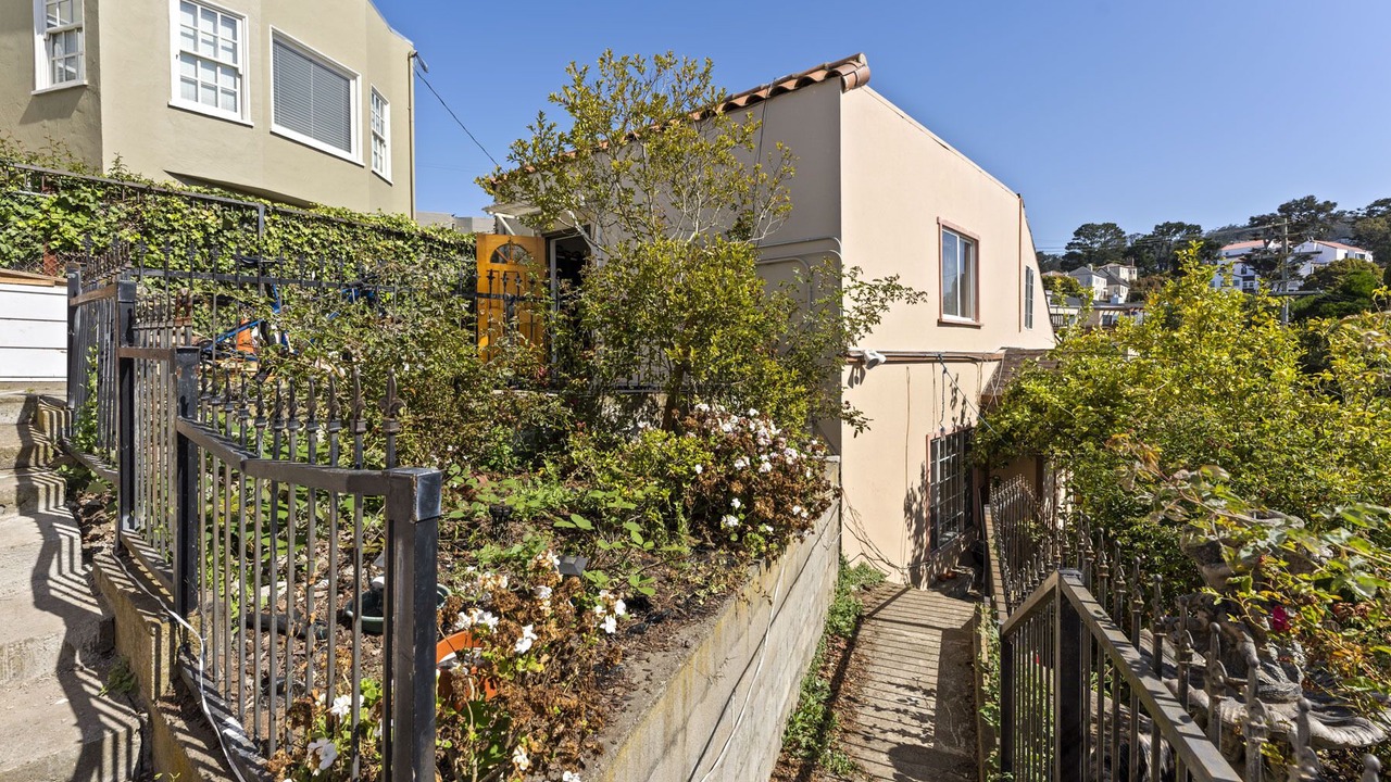 Photo of Outdoor in Mount Davidson Manor