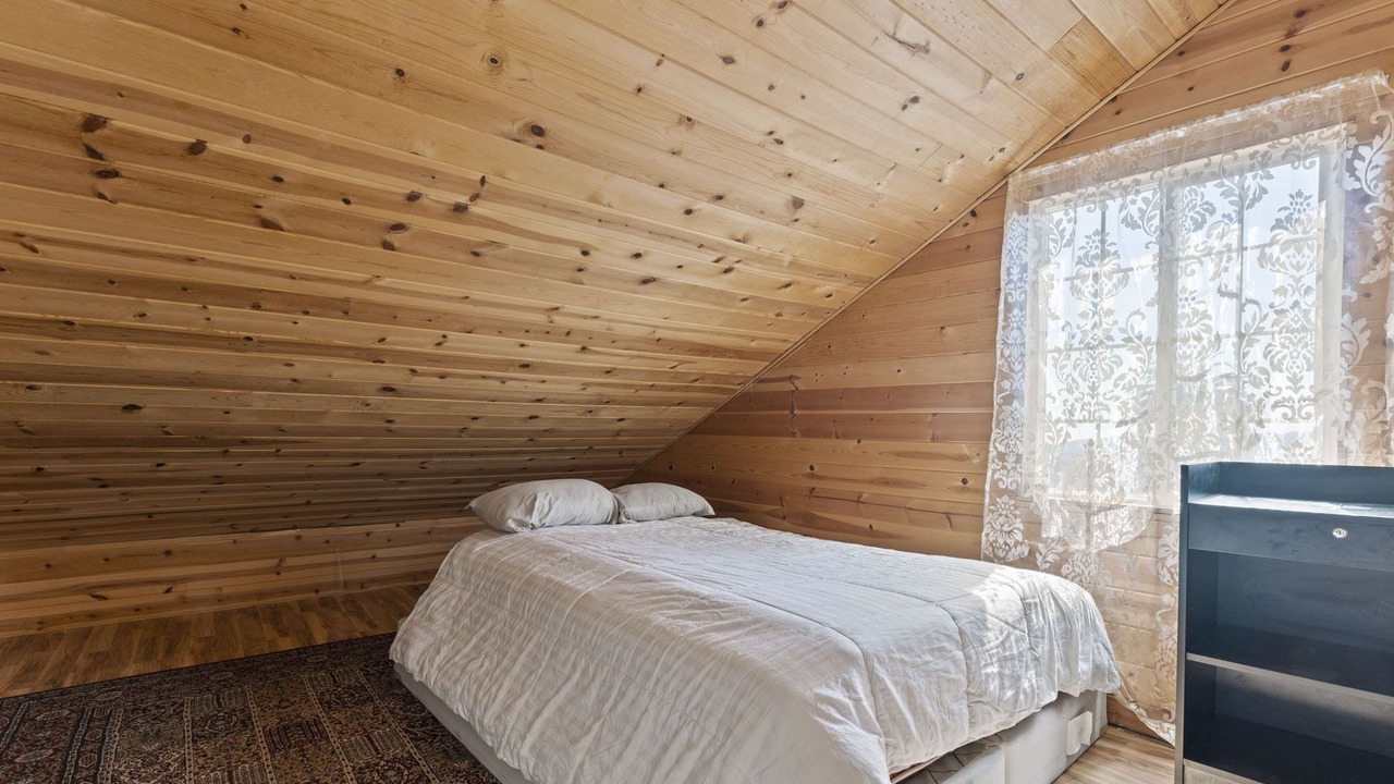 Photo of Bedroom in Mount Davidson Manor