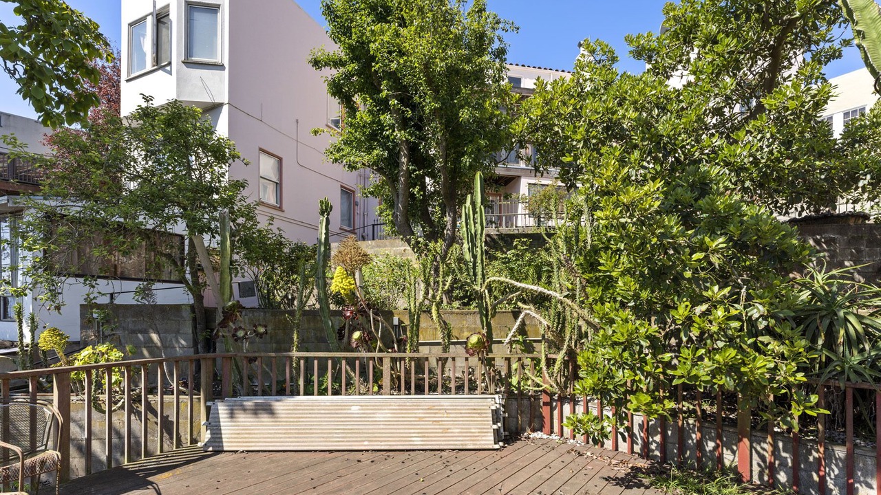Photo of Outdoor in Mount Davidson Manor