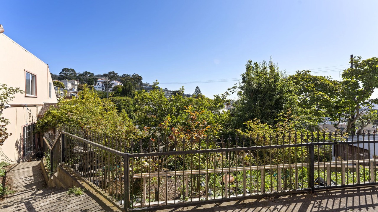 Photo of Outdoor in Mount Davidson Manor