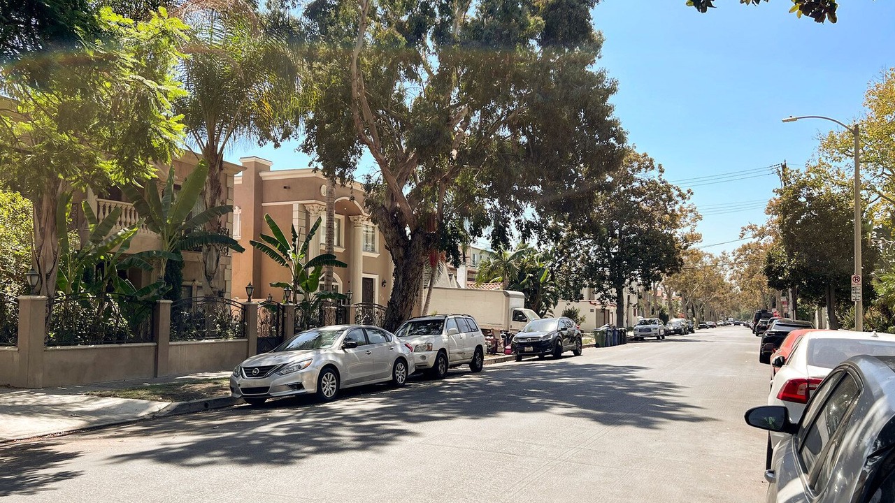 Photo of Others in Beverly Grove