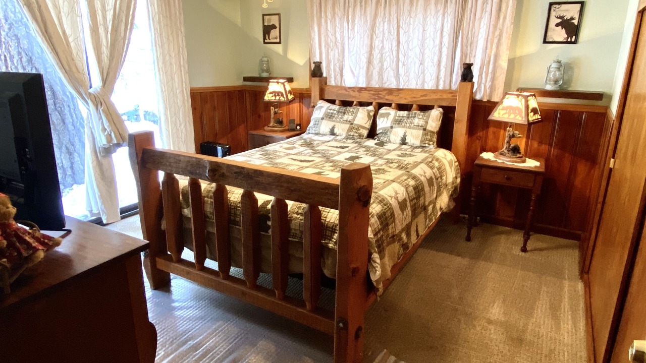 Photo of Bedroom in Wrightwood