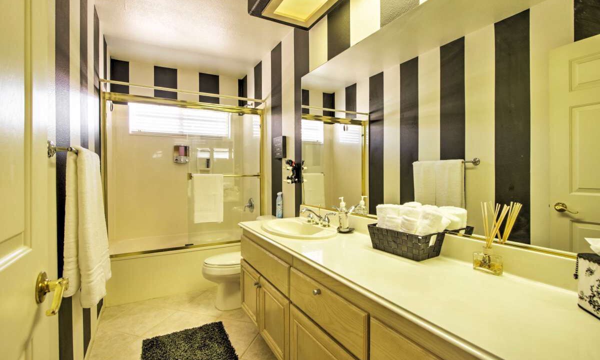 Photo of Bathroom in La Quinta