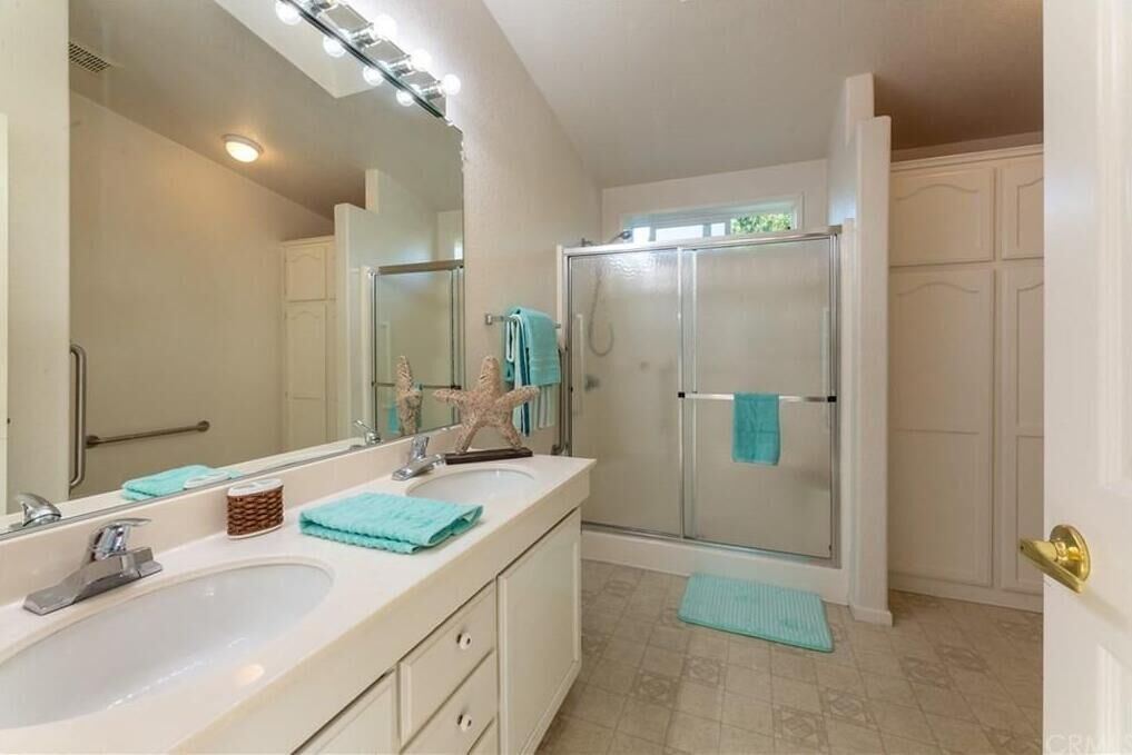 Photo of Bathroom in Harbor