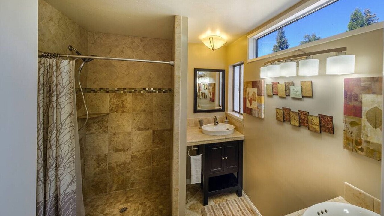 Photo of Bathroom in Cedar Glen