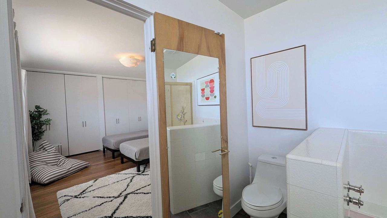 Photo of Bathroom in Ladera Heights