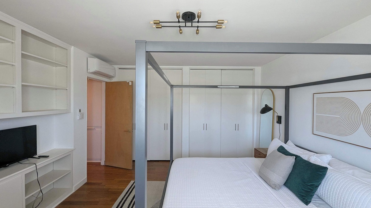 Photo of Bedroom in Ladera Heights