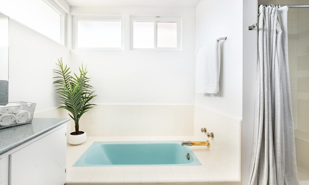 Photo of Bathroom in Ladera Heights