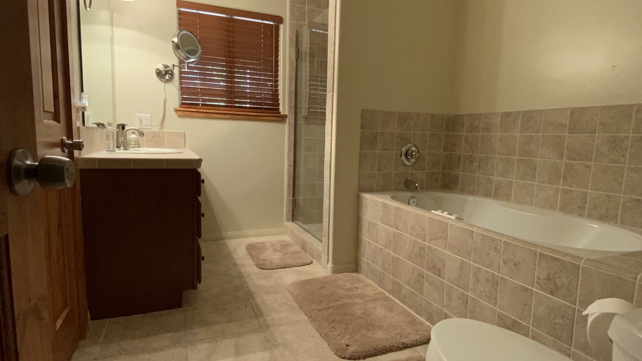 Photo of Bathroom in Blue Jay