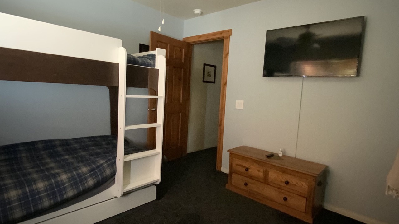 Photo of Bedroom in Blue Jay